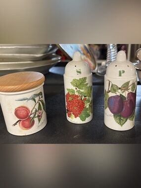 Pomona salt & pepper and tiny canister